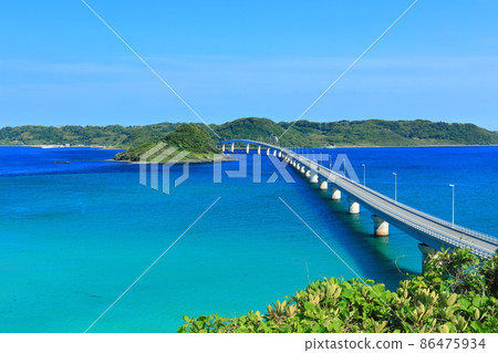 [山口縣]晴空下的角島橋 86475934
