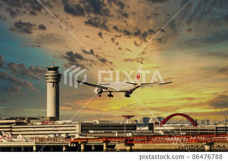 [JAL aircraft landing on Runway A from Ukishimacho Park and control tower sky synthesis] 86476788