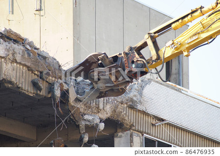 拆除破舊公共建築的重型設備 86476935