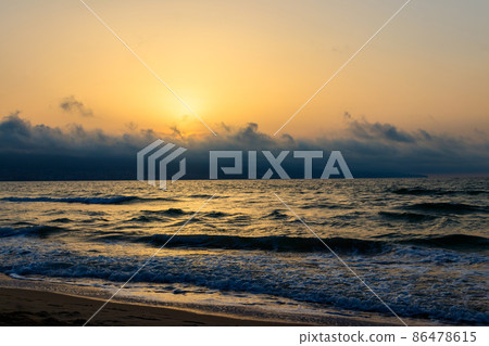 Beautiful sunrise over the Black sea in Bulgaria 86478615