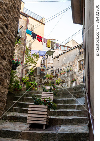 Rural houses and narrow streets in the medieval village Geraci Siculo, Italy Rural houses and narrow streets in the medieval village Geraci Siculo, Italy 86482930