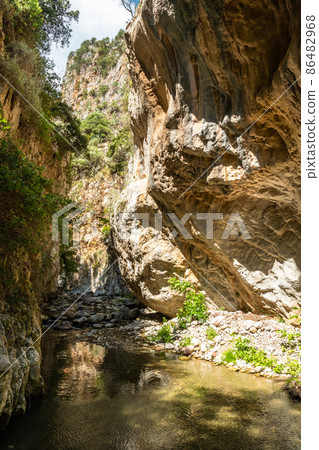 Canyon and river forming the so called Stretta di Longi, Galati Mamertino Canyon and river forming the so called Stretta di Longi, Galati Mamertino 86482968