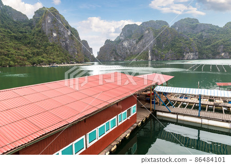 Pearl farm in Halong bay, Vietnam Pearl farm in Halong bay, Vietnam 86484101