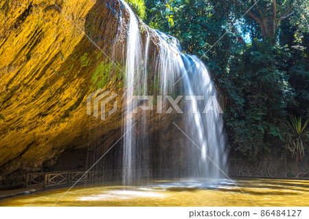 Prenn Waterfall in Dalat Prenn Waterfall in Dalat 86484127