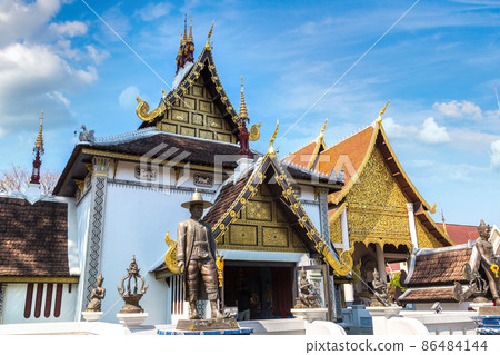 Buddhists temple in Chiang Mai 86484144