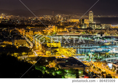 Panoramic view of Barcelona 86485009