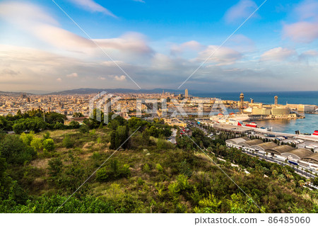 Panoramic view of Barcelona 86485060