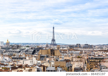 Eiffel Tower in Paris 86485197