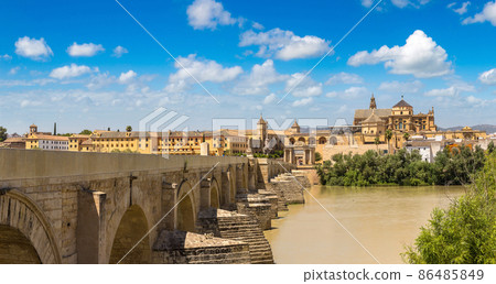 Roman Bridge in Cordoba 86485849