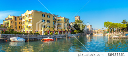 Scaliger castle in Sirmione Scaliger castle in Sirmione 86485861