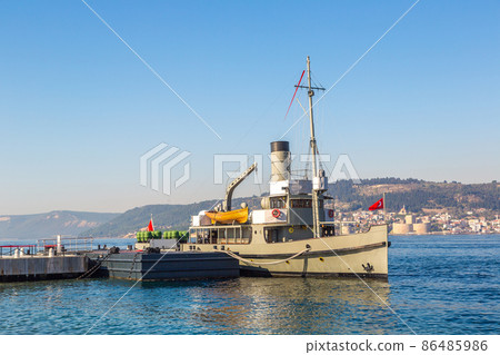 Harbour view in Canakkale, Turkey. 86485986