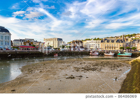Trouville and Touques river 86486069