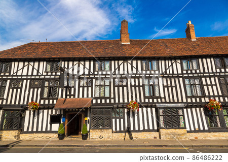 Half-timbered house in Stratford upon Avon Half-timbered house in Stratford upon Avon 86486222