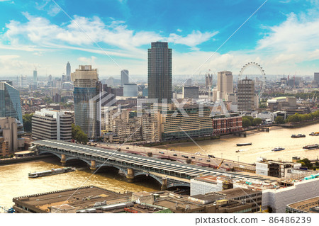 Panoramic aerial view of London Panoramic aerial view of London 86486239