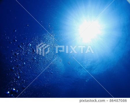 diving diving 86487086