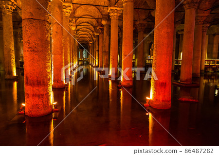 Underground Basilica Cistern (Yerebatan Sarnici) in Istanbul, Turkey Underground Basilica Cistern (Yerebatan Sarnici) in Istanbul, Turkey 86487282