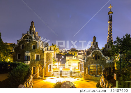 Park Guell in Barcelona, 86487490