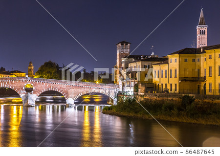 Bridge in Verona, Italy, 86487645
