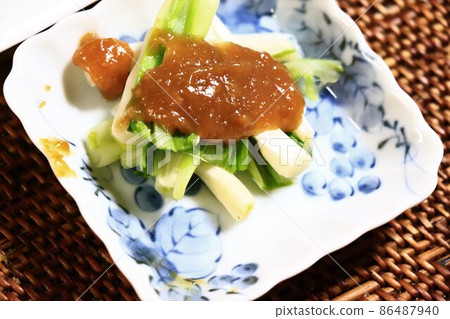 Spring taste, nuta with vinegar and miso (spring image) 86487940