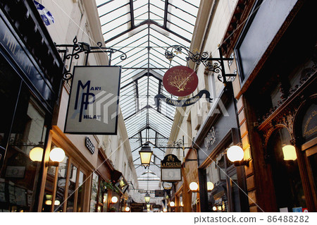 Paris Passage 86488282