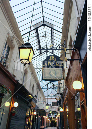 巴黎通道 巴黎通道 86488284