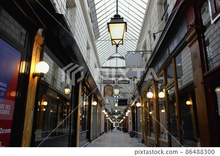 巴黎通道 86488300