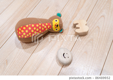 天然天然的室內兒童玩具 天然天然的室內兒童玩具 86489932