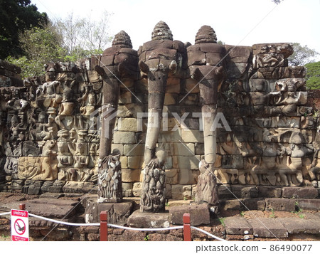 Elephant terrace at Angkor · Tom ruins Elephant terrace at Angkor · Tom ruins 86490077
