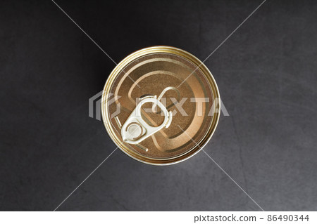 Metal lid with a ring from a tin can 86490344