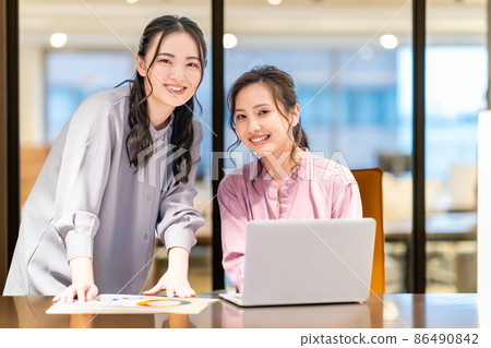 商務人士開會 圖片合作：WEEK Shibadaimon（Sun Frontier Fudousan） 86490842