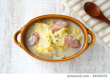 Delicious Chinese cabbage and sausage in cream in the cold winter Delicious Chinese cabbage and sausage in cream in the cold winter 86490856