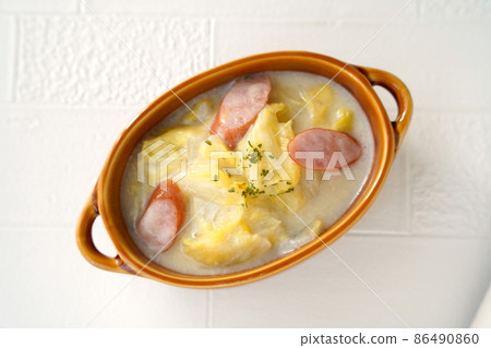 Delicious Chinese cabbage and sausage in cream in the cold winter 86490860