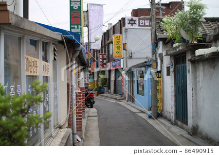 Neighborhood scenery Neighborhood scenery 86490915