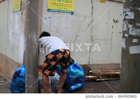 Neighborhood scenery 86490960