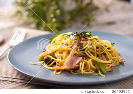 Handmade Japanese-style spaghetti (pasta) 86493995