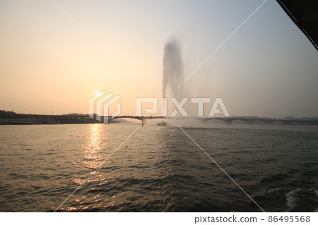 Han River Cruise Ship Han River Cruise Ship 86495568