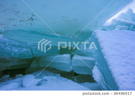 Lake Suwa [Ice gathering] 86496917