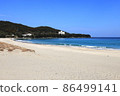 Blue sky, sea and beautiful sandy beach 86499141