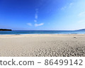 Blue sky, sea and beautiful sandy beach 86499142