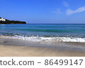 Blue sky, sea and beautiful sandy beach 86499147