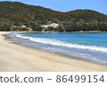 Blue sky, sea and beautiful sandy beach 86499154