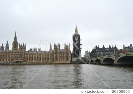 英國倫敦的大本鐘和議會大廈 英國倫敦的大本鐘和議會大廈 86500903