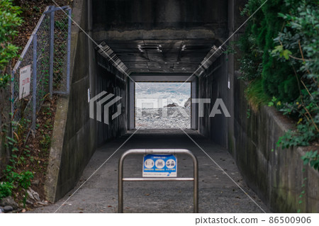 在 Seisho Bypass 下潛入 Miyuki no Hama 海(神奈川縣小田原市) 在 Seisho Bypass 下潛入 Miyuki no Hama 海(神奈川縣小田原市) 86500906