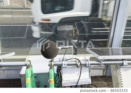 在噪聲測量期間，噪聲屏障 86503335