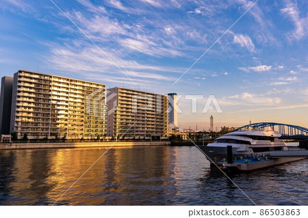 Image of waterside urban life Image of waterside urban life 86503863