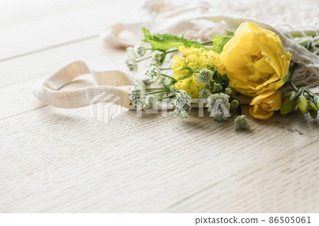 Yellow bouquet spring flower background material 86505061