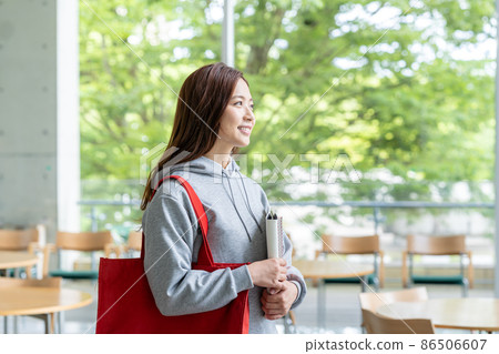 University student University student 86506607