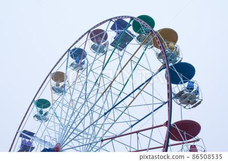 Ferris wheel on sky background 86508535