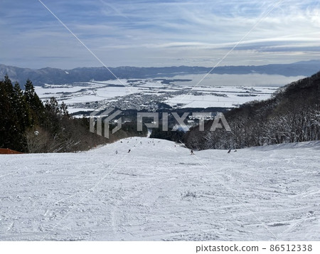 2022年1月從福島縣豬苗代滑雪場眺望豬苗代湖 2022年1月從福島縣豬苗代滑雪場眺望豬苗代湖 86512338