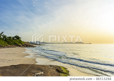 The small Devil beach located between Copacabana and Ipanema in Rio de Janeiro The small Devil beach located between Copacabana and Ipanema in Rio de Janeiro 86513288